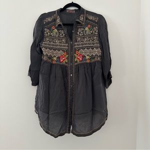Johnny Was Boho Embroidered Grey Floral Blouse Button Down Small